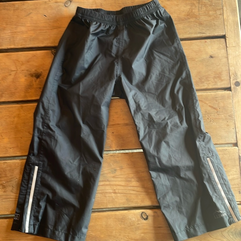 Like new LLBean size 4 black rain pants